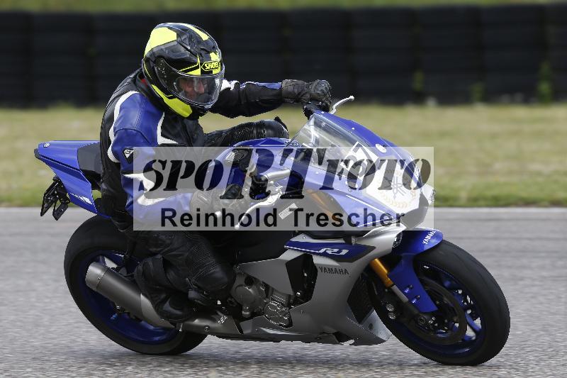 /Archiv-2025/09 22.04.2025 Cornu Master School ADR/gruen-vert/37